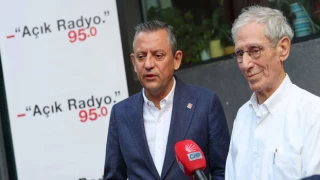 CHP lideri Özgür Özel, Açık Radyo’yu ziyaret etti: “Açık Radyo yeniden açılacak”