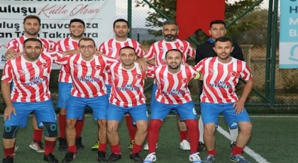 Edremit Belediyesi Cumhuriyet Kupası futbol turnuvası başladı