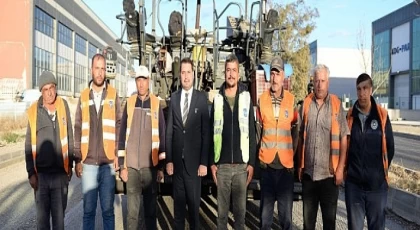 Kahramankazan Belediye Başkanı Selim Çırpanoğlu, Saray Mahallesi’nde yürütülen asfaltlama çalışmalarını yerinde inceledi.