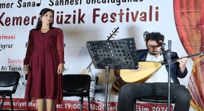 Kemer’de, Kemer Belediyesi’nin destekleriyle 3. Kemer Müzik Festivali düzenlendi.