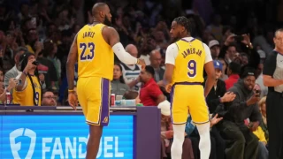 LeBron James ve oğlu Bronny, NBA tarihine geçti