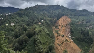 Rize'de heyelan riski nedeniyle 13 ev tahliye edildi