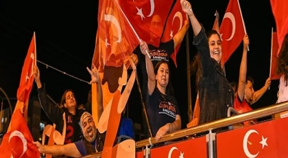 Yenişehir Belediyesi Cumhuriyet Korteji düzenledi