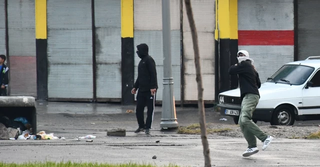 Kayyum atamaları birçok kentte protesto edildi