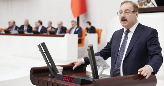 AK Partili vekilden asgari ücretin çok yüksek olmaması konusunda uyarı: "Esnafın gücünü aşacak, zorlayacak bir ücret açısından dengeli olunması gerekiyor!"