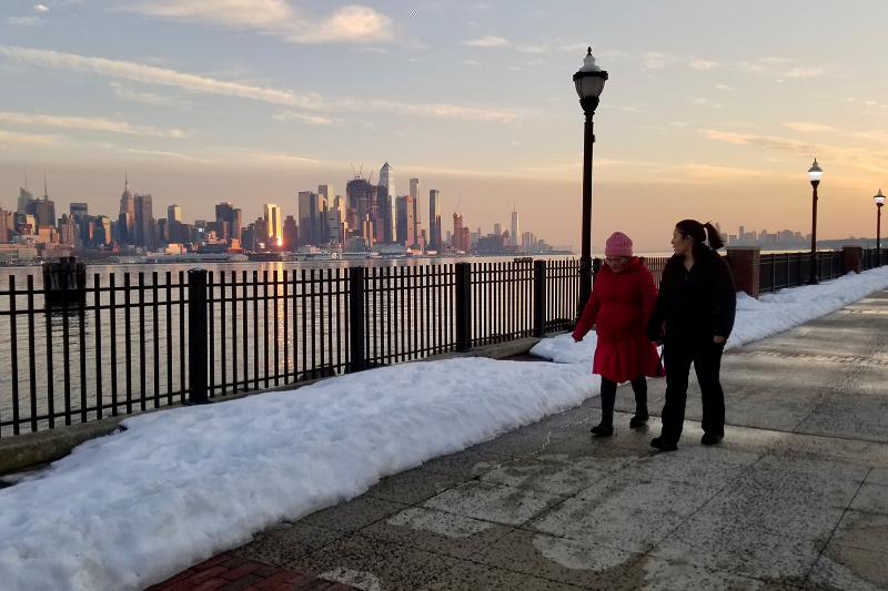 New York'ta kar ve gün batımı