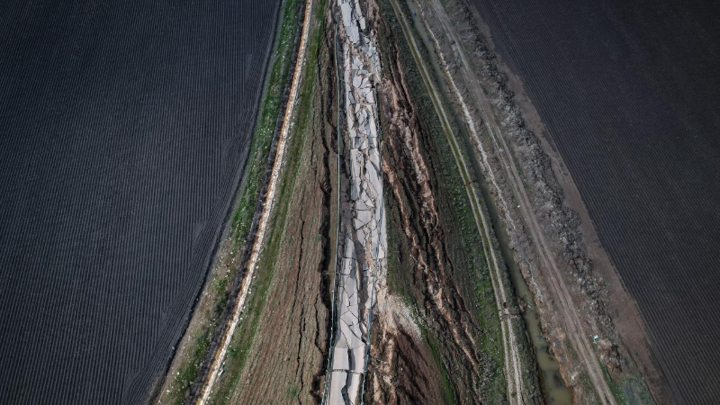 Pazarcık’ta depremde ikiye bölünen yol dronla görüntülendi