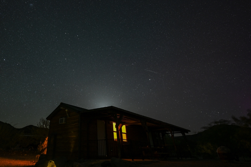 Lyrids Meteor Yağmuru ve Samanyolu galaksisi California'da görüntülendi