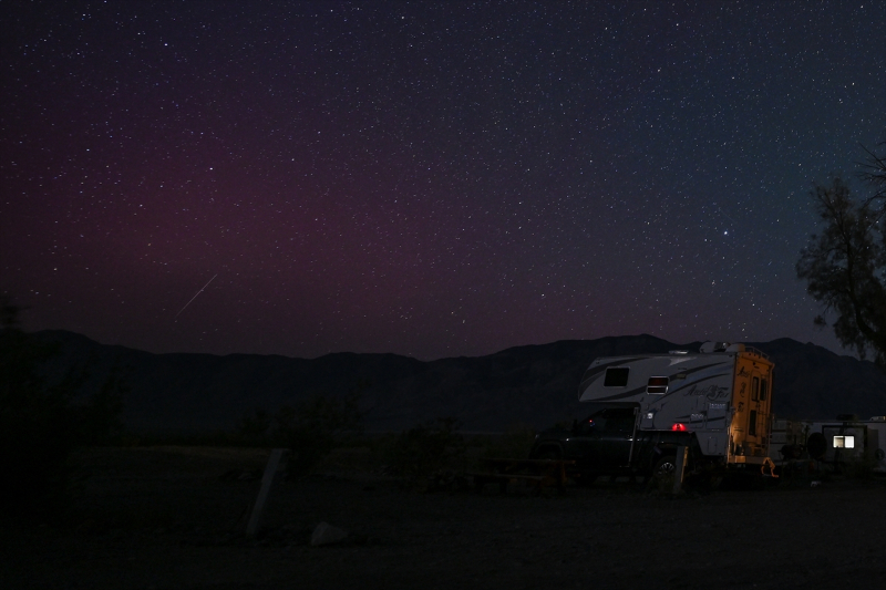 Lyrids Meteor Yağmuru ve Samanyolu galaksisi California'da görüntülendi