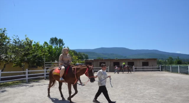 Bolu’da dezavantajlı çocuklar gönüllerince eğlendi