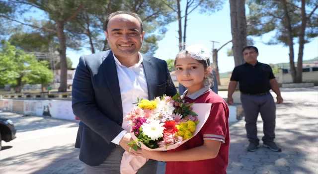 Sınıf başkanı seçilen öğrencinin ”belediye başkanını getireceğim vaadi” gerçekleşti