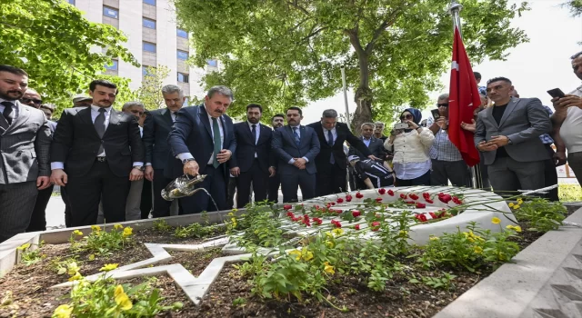 BBP Genel Başkanı Destici, Muhsin Yazıcıoğlu’nun kabrini ziyaret etti: