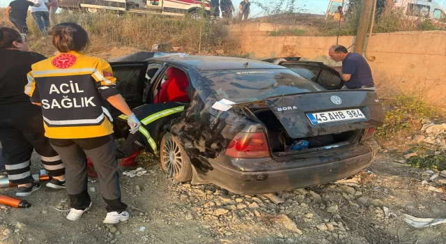 Afyonkarahisar’da şarampole devrilen otomobildeki 1 kişi öldü 4 kişi yaralandı