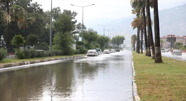 Hatay’da sağanak etkili oldu