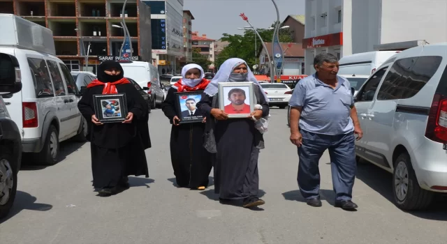 Muşlu aileler DEM Parti önündeki eylemlerini sürdürdü