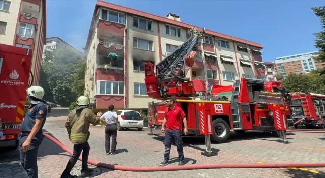 Şişli’de 4 katlı binada çıkan yangın söndürüldü