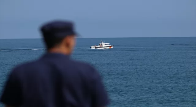 GÜNCELLEME  Kastamonu’da batan teknedeki 3 kişiyi arama çalışmaları sürüyor