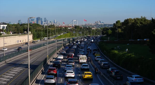 İstanbul’da haftanın dördüncü iş gününde trafikte yoğunluk yaşanıyor