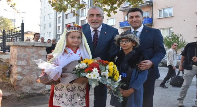 Çalışma ve Sosyal Güvenlik Bakanı Işıkhan, Bilecik’te ”Türkiye Buluşmaları”nda konuştu: