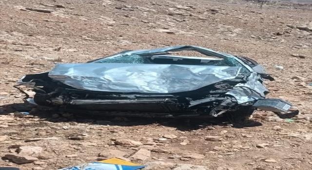 Mardin’de uçuruma devrilen otomobildeki 2 kişi yaralandı