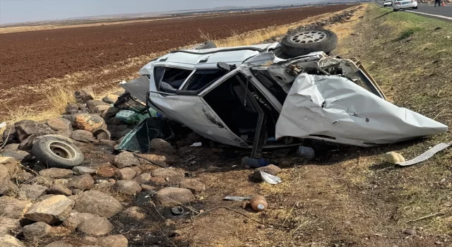 Şanlıurfa’da devrilen otomobildeki 5 kişi yaralandı