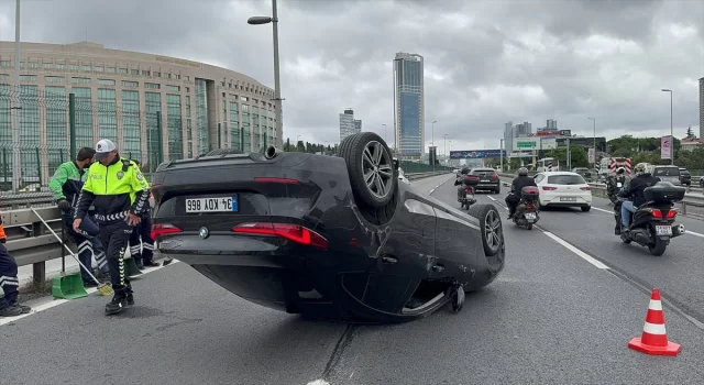 Şişli’de bariyerlere çarpan otomobilin sürücüsü yaralandı