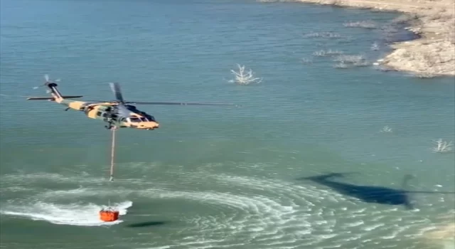 Dalaman’daki orman yangınını söndürme çalışmalarına 5 askeri helikopter de katılıyor