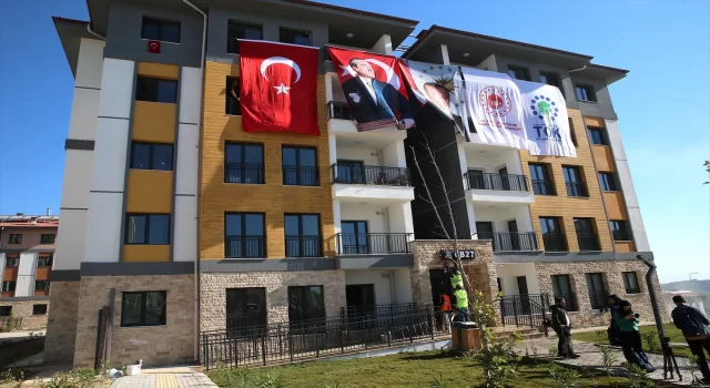 Hatay’da depremzedeler yeni konutlarına yerleşiyor 