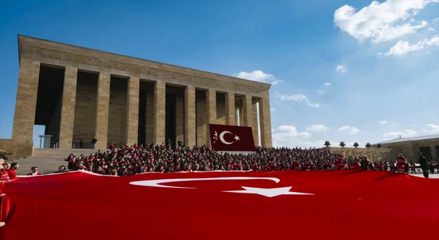 Türk Kızılaydan Anıtkabir’e ziyaret