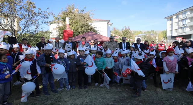 Van’da öğrenciler ve özel gereksinimli çocuklar Kızılay Haftası etkinliğinde eğlendi