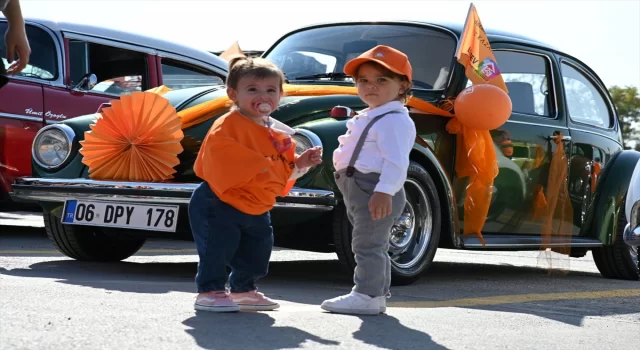 Ankara’da, Lösemili Çocuklar Haftası kapsamında klasik otomobillerle ”farkındalık konvoyu” düzenlendi