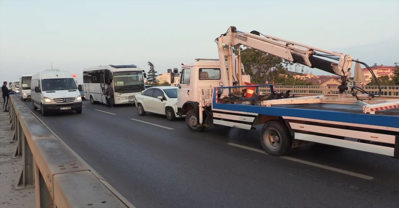 Yalova’da zincirleme trafik kazasında 4 kişi yaralandı