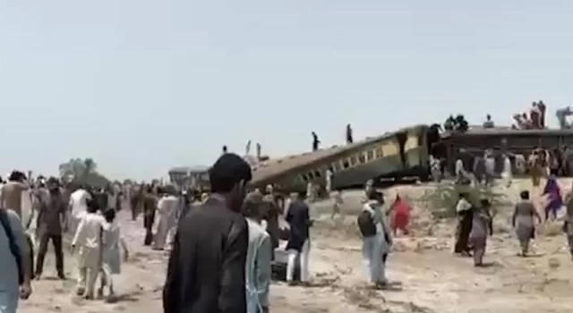 Pakistan'da tren kazası: Çok sayıda ölü ve yaralı var