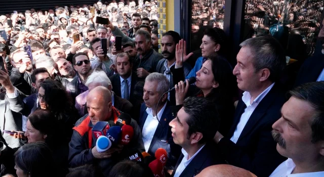 YSK'nın Van kararı: Mazbata DEM Partili Abdullah Zeydan’a verilecek