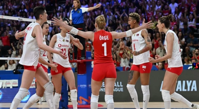 Filenin Sultanları, VNL’de ilk haftayı galibiyetle kapattı: Türkiye 3 - 0 Fransa