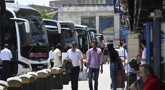 İstanbul'da Kurban Bayramı öncesi otobüs biletleri tükendi