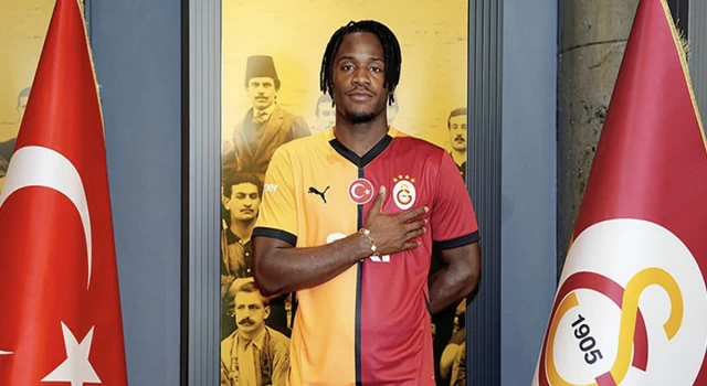 Galatasaray'ın yeni transferi Batshuayi: Şampiyonlar Ligi'nde oynayacağım için mutluyum