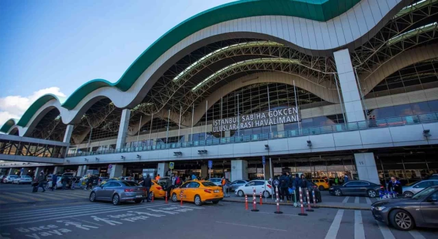 İstanbul’da olumsuz hava koşulları nedeniyle Sabiha Gökçen’de uçuş iptalleri