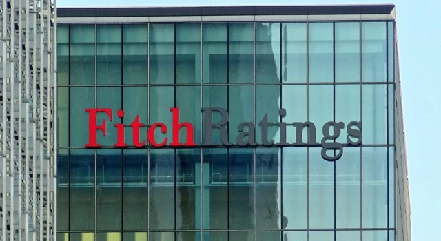 Fitch, İsrail'in kredi notunu düşürdü