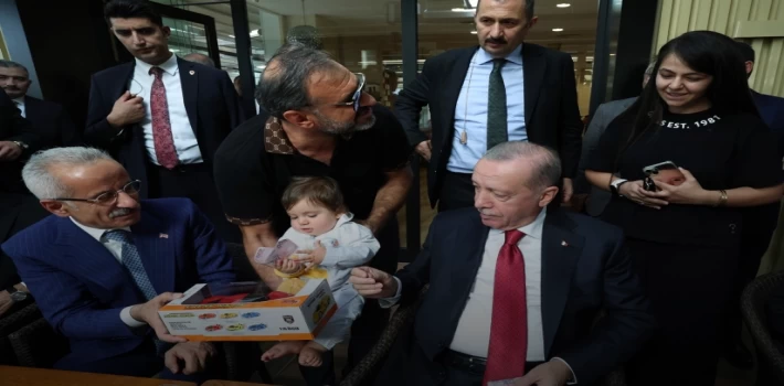 Cumhurbaşkanı Erdoğan’dan ’tatlı’ sohbet