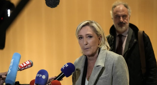 Marine Le Pen, AB fonlarını zimmetine geçirdiği iddiasıyla karşı karşıya