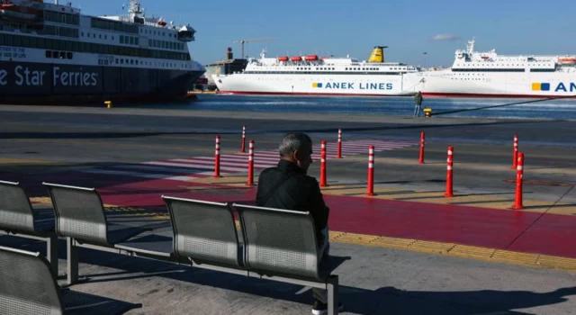 Yunanistan’da 48 saat sürecek grev deniz ulaşımını durdurdu