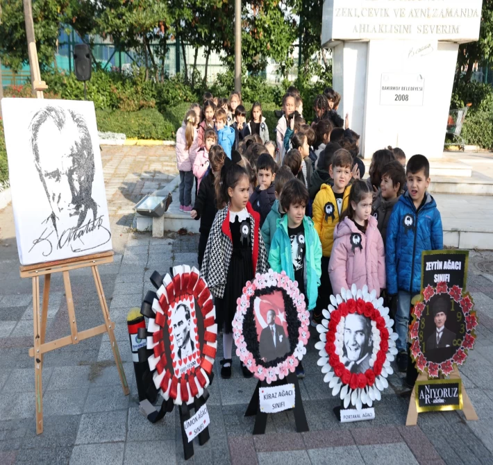 İstanbul’da Bakırköylü minikler Ata’sını andı