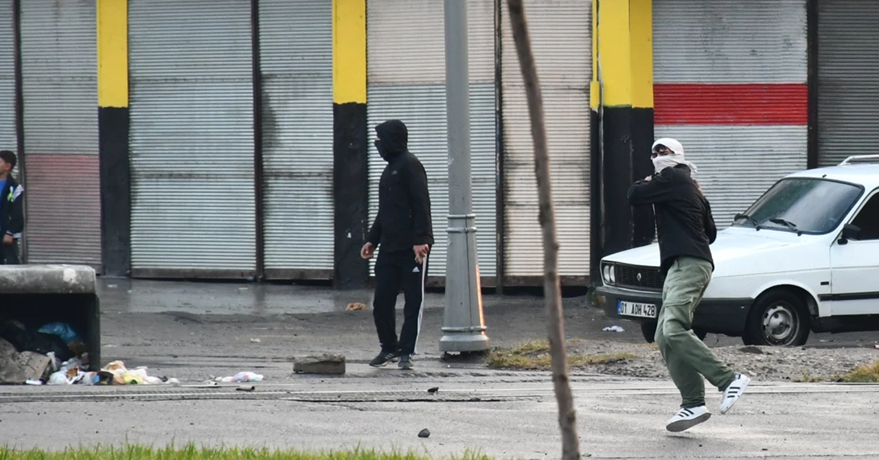 Kayyum atamaları birçok kentte protesto edildi