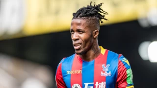 Adı Fenerbahçe ile anılıyordu! Galatasaray, Wilfried Zaha'yı KAP'a bildirdi