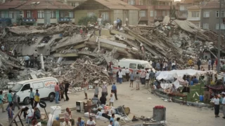 17 Ağustos 1999 Marmara Depremi’nde hayatını kaybedenler anıldı