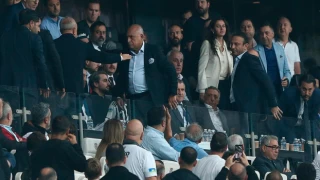 Beşiktaş taraftarının protestosu TFF Başkanı Mehmet Büyükekşi'ye stat terk ettirdi