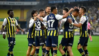 Fenerbahçe konuk ettiği Çaykur Rizespor'u 5-0 mağlup etti