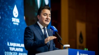 Tolga Şardan’ın tutuklanmasına tepki gösteren siyasilerden birisi de Ali Babacan oldu