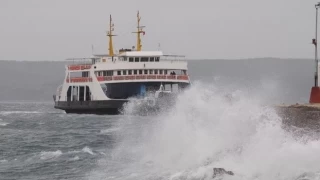 Bozcaada ve Gökçeada’da yarınki tüm feribot seferleri iptal edildi